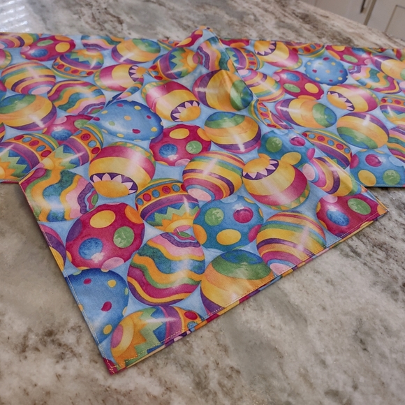 SPRING EASTER TABLE RUNNER - Picture 2 of 3